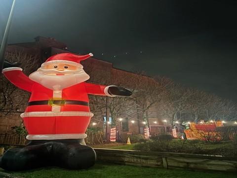 Blow up santas at Winterfest 2025